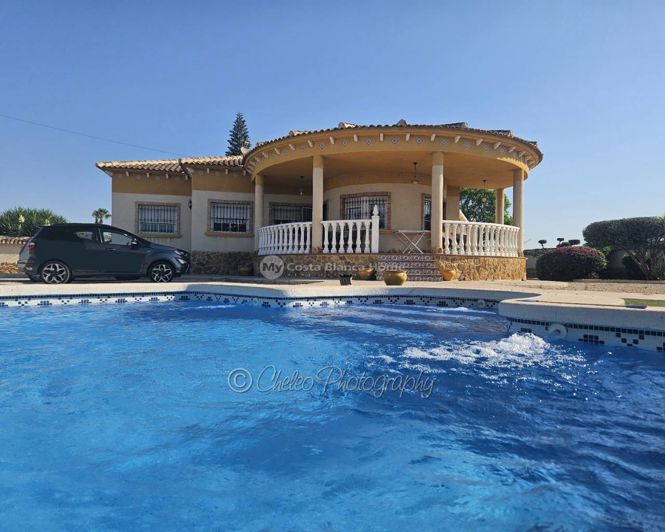 Image No.1-3 Bed Villa for sale