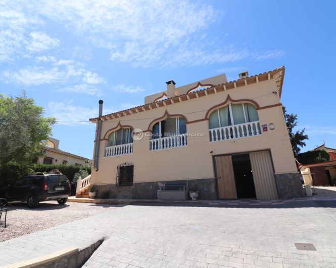 Image No.1-3 Bed Villa for sale