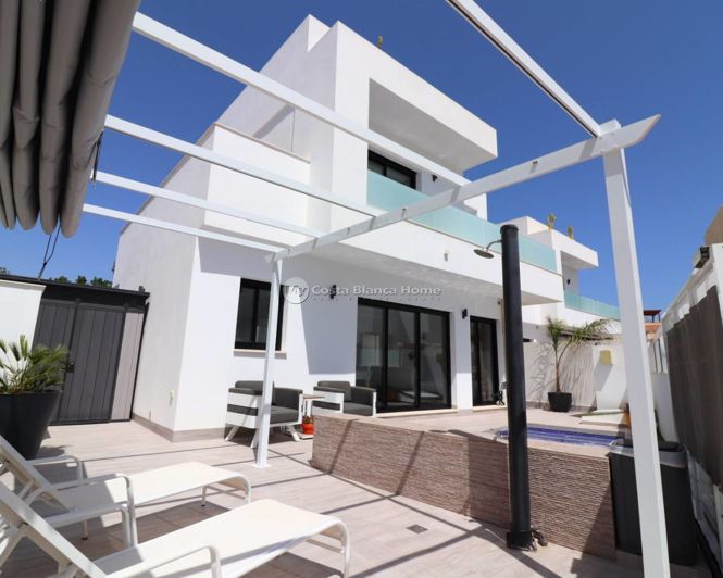 Image No.1-3 Bed Villa for sale