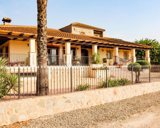 Image No.1-4 Bed Villa for sale