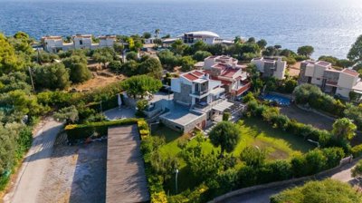 1 - Halkidiki, Property