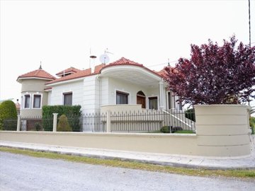 Photo 3 - Cottage 330 m² in Central Macedonia