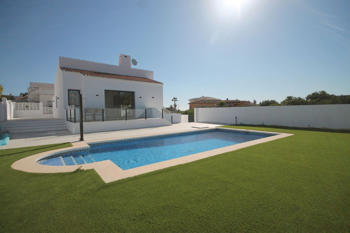 Image No.1-4 Bed Villa for sale