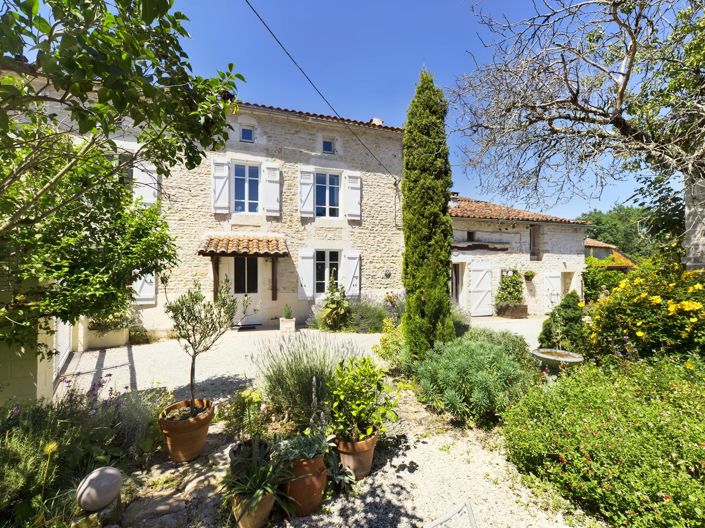 Image No.1-Maison de village de 3 chambres à vendre à Charente