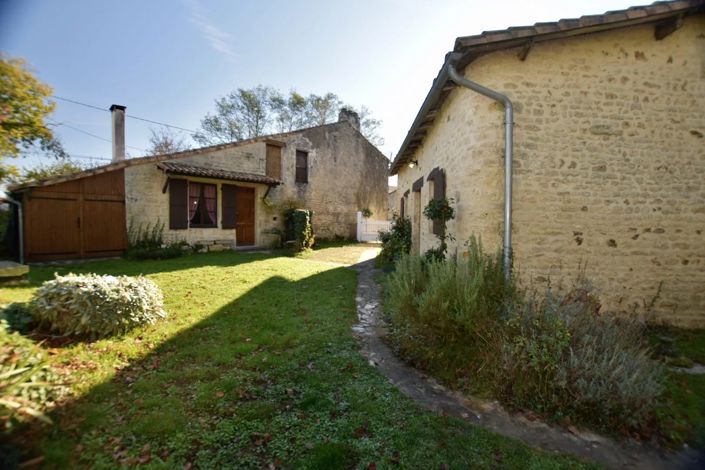 Image No.1-Maison de village de 1 chambre à vendre à Lorigné