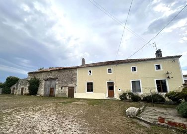 1 - Deux-Sevres, Village House