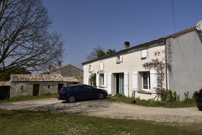 Image No.1-Maison de village de 5 chambres à vendre à Chef-Boutonne