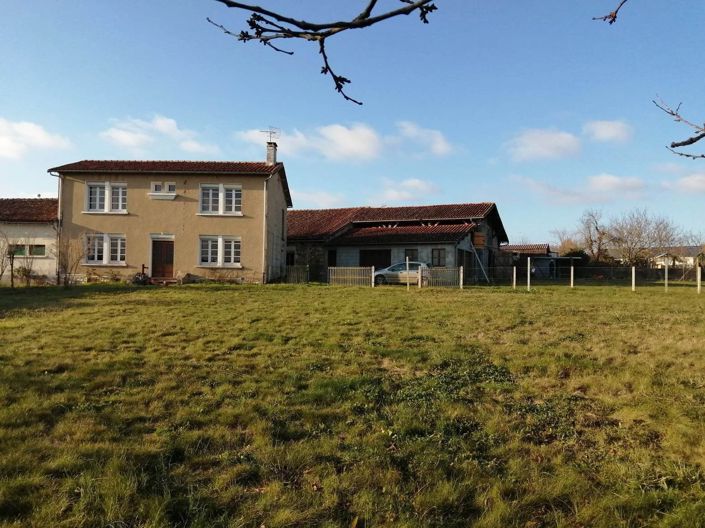 Image No.1-Maison de 3 chambres à vendre à Charroux