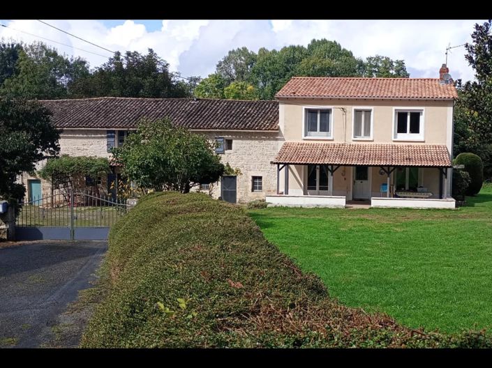 Image No.1-Maison de 6 chambres à vendre à Paizay-le-Tort