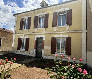 1 - Charente, Maison de village