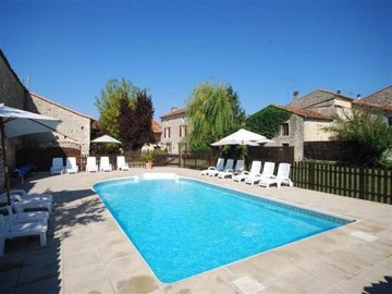 1 - Charente, Village House