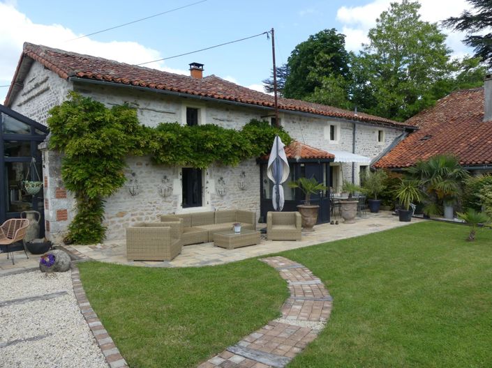 Image No.1-Maison de 3 chambres à vendre à Nanteuil-en-Vallée