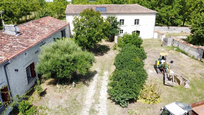 Image No.1-Maison de 6 chambres à vendre à Barbezieux-Saint-Hilaire