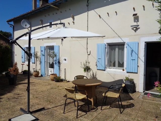 Image No.1-Maison de 3 chambres à vendre à Chef-Boutonne