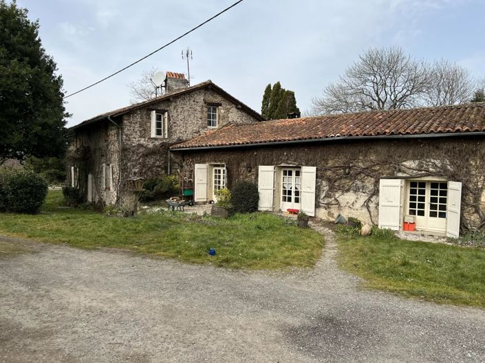 Image No.1-Ferme de 5 chambres à vendre à Montemboeuf