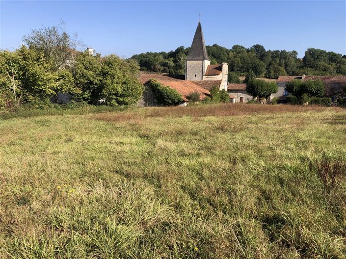 Image No.1-Propriété à vendre à Nanteuil-en-Vallée