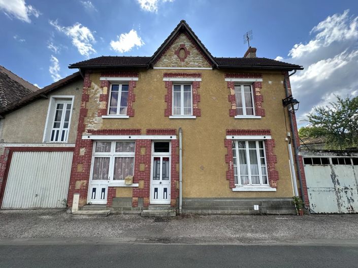 Image No.1-Maison de village de 4 chambres à vendre à Brigueil-le-Chantre