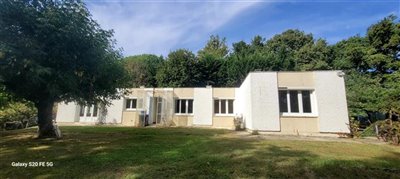 1 - Gironde, House