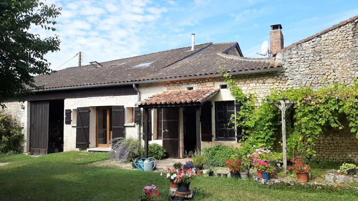 Image No.1-Maison de village de 3 chambres à vendre à Charente