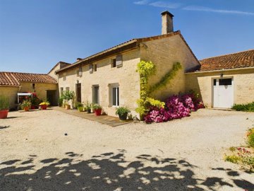 1 - Charente, House