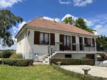 1 - Azay-le-Ferron, House