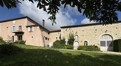 1 - Champagne-Mouton, House