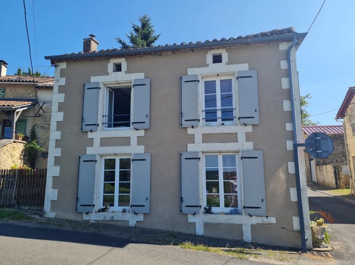 Image No.1-Maison de 2 chambres à vendre à Beaulieu-sur-Sonnette