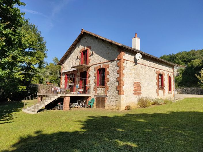 Image No.1-Maison de village de 4 chambres à vendre à Nanteuil-en-Vallée