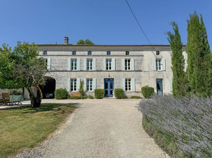 Image No.1-Maison de 5 chambres à vendre à Saintes