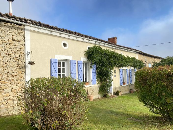 Image No.1-Ferme de 3 chambres à vendre à Brossac