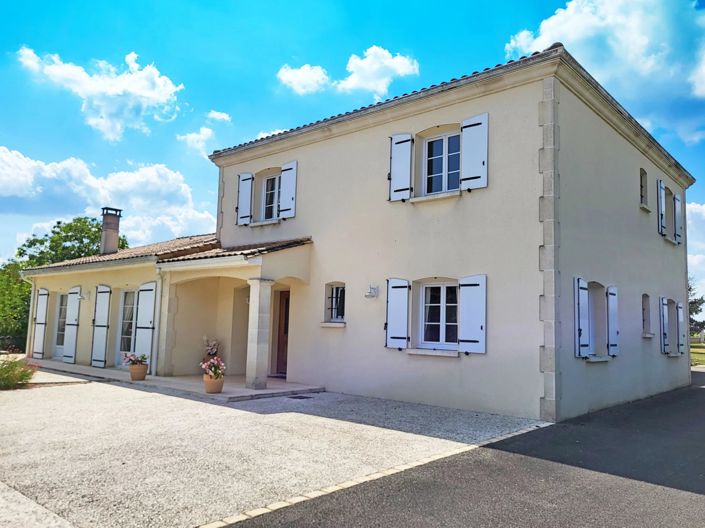 Image No.1-Maison de 4 chambres à vendre à Jarnac