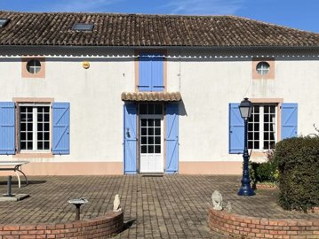 1 - Faye-l'Abbesse, Farmhouse