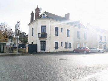 1 - Tournon-Saint-Martin, Village House