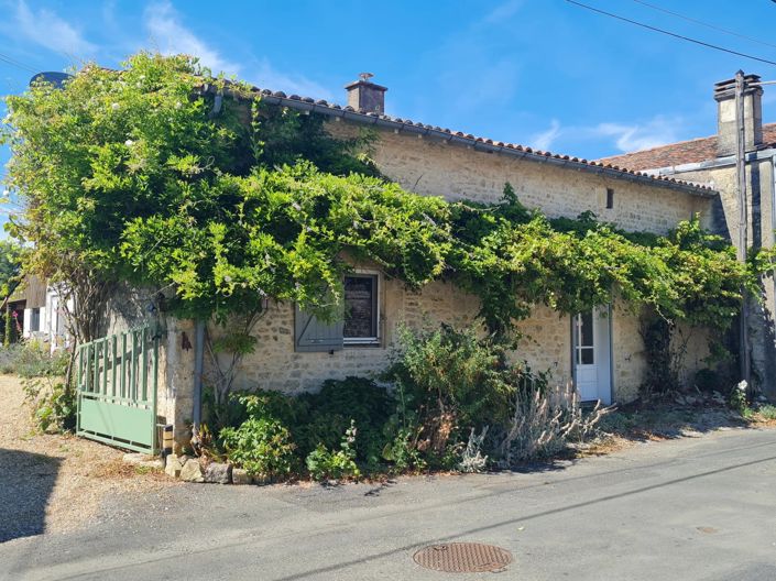 Image No.1-Maison de 4 chambres à vendre à Chef-Boutonne