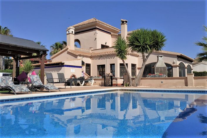 Image No.1-4 Bed Villa for sale