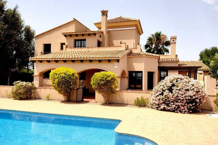 Image No.1-4 Bed Villa for sale