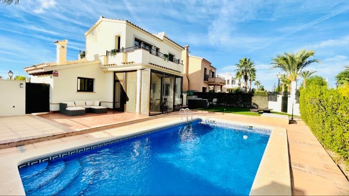 Image No.1-4 Bed Villa for sale