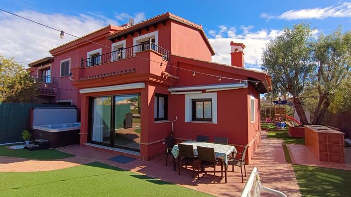 Image No.1-4 Bed Villa for sale