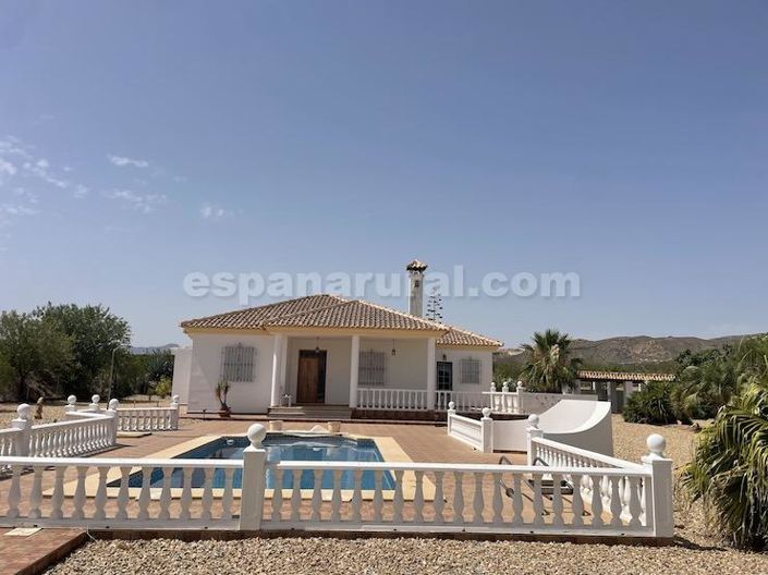 Image No.1-3 Bed Villa for sale