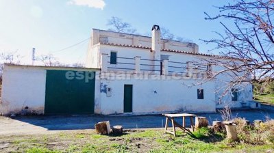 1 - Baza, Country House