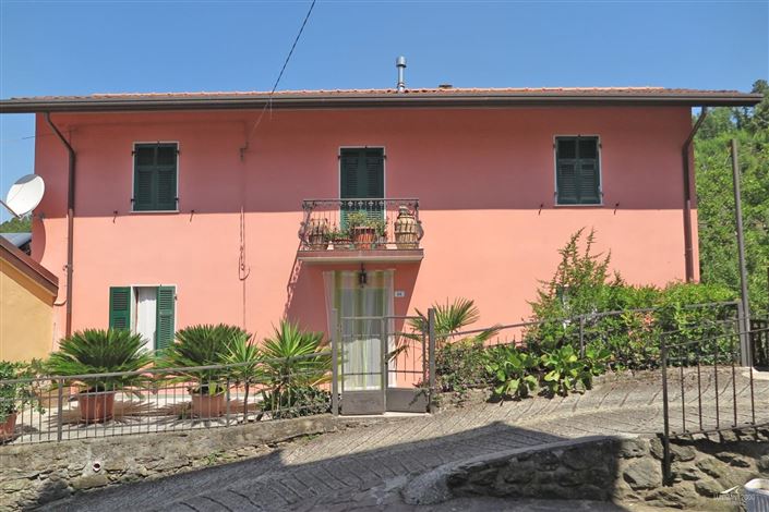 Image No.1-Propriété de 3 chambres à vendre à Fivizzano