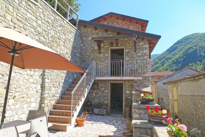 Image No.1-Propriété de 2 chambres à vendre à Casola in Lunigiana