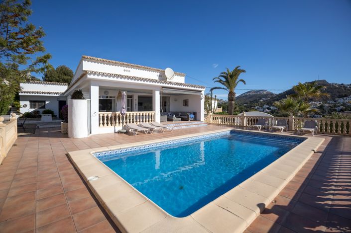 Image No.1-4 Bed Villa for sale