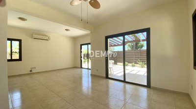 47154-villa-for-sale-in-kouklia-secret-valley