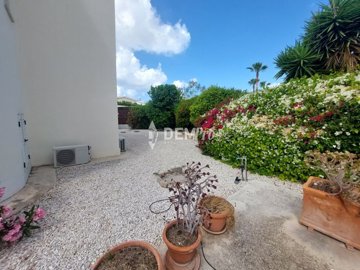 48674-villa-for-sale-in-peyiafull