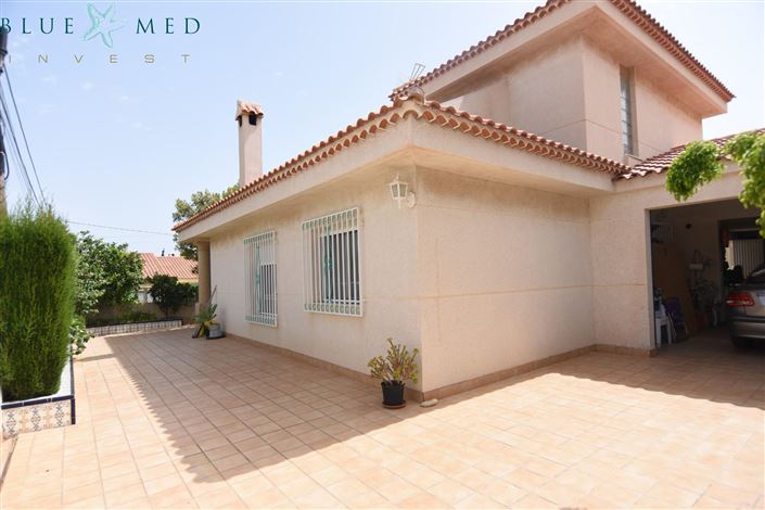 Image No.1-3 Bed Villa for sale