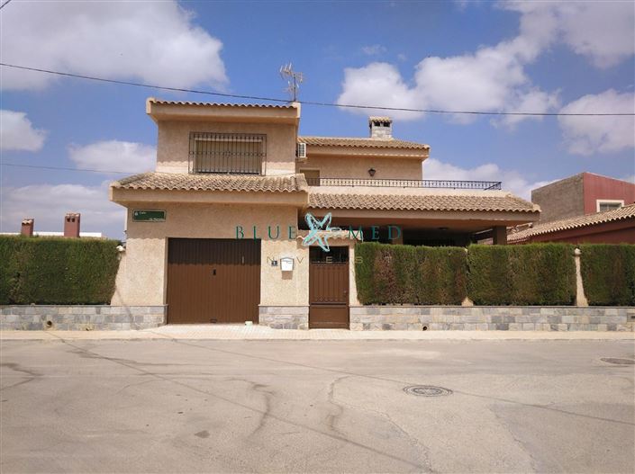 Image No.1-4 Bed Villa for sale