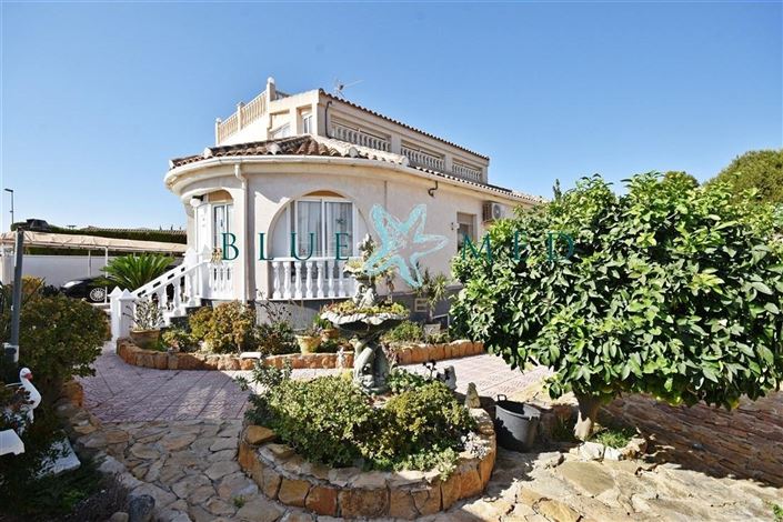 Image No.1-4 Bed Villa for sale