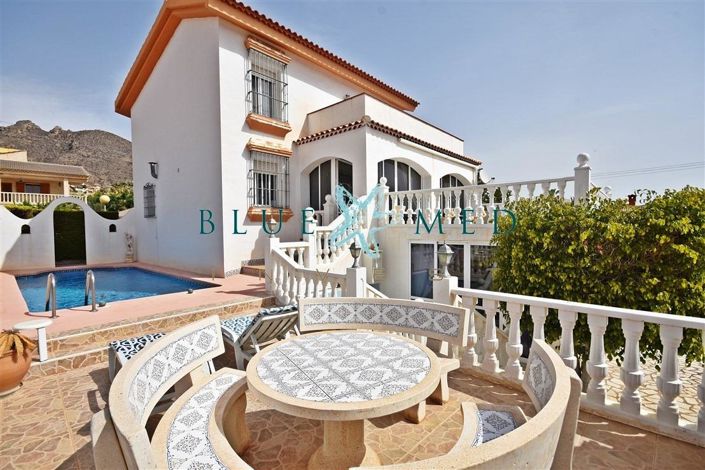 Image No.1-5 Bed Villa for sale