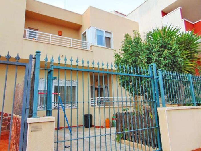 Image No.1-3 Bed Townhouse for sale